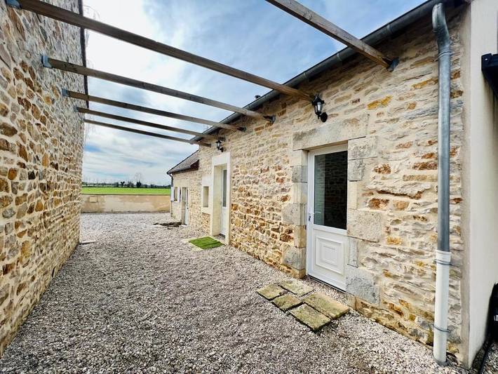 Location de vacances pour 10 personnes, avec Terrasse ainsi que Jardin et Piscine à Mars-sur-Allier - 4