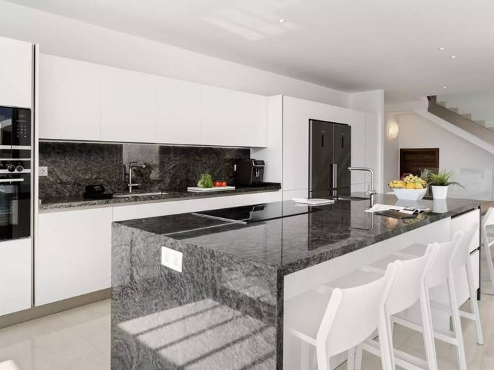 Villa für 8 Personen, mit Terrasse und Whirlpool sowie Garten und Sauna in Adeje - 2