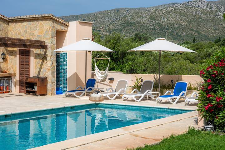 Ferienvilla "Finca Soliva" mit Bergblick, Garten, WLAN, Pool und Terrasse in Capdepera, Mallorca Osten