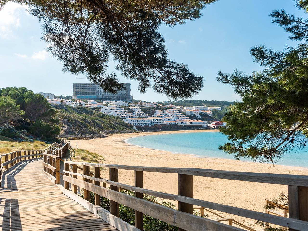 Entire apartment, Comfy apartment with terrace near the beach in Arenal d'en Castell, Es Mercadal