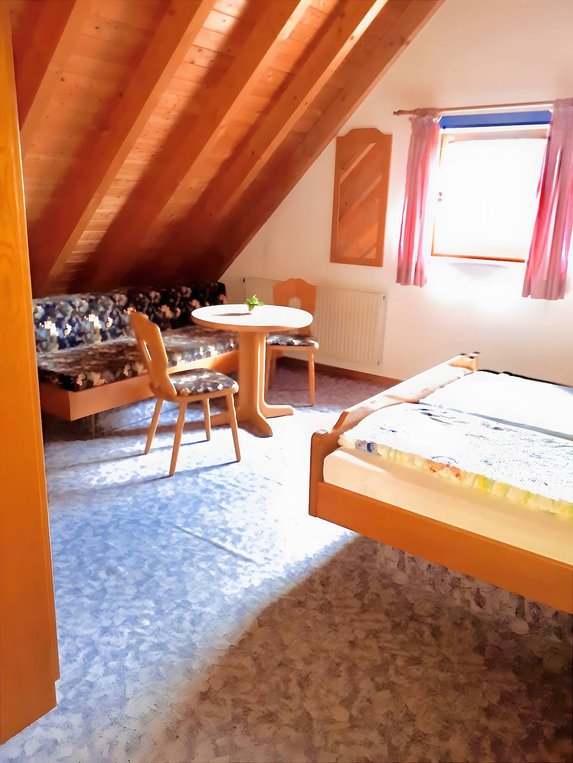 Dachgeschosszimmer Mit Dusche in Sipplingen, Obersee (Bodensee)