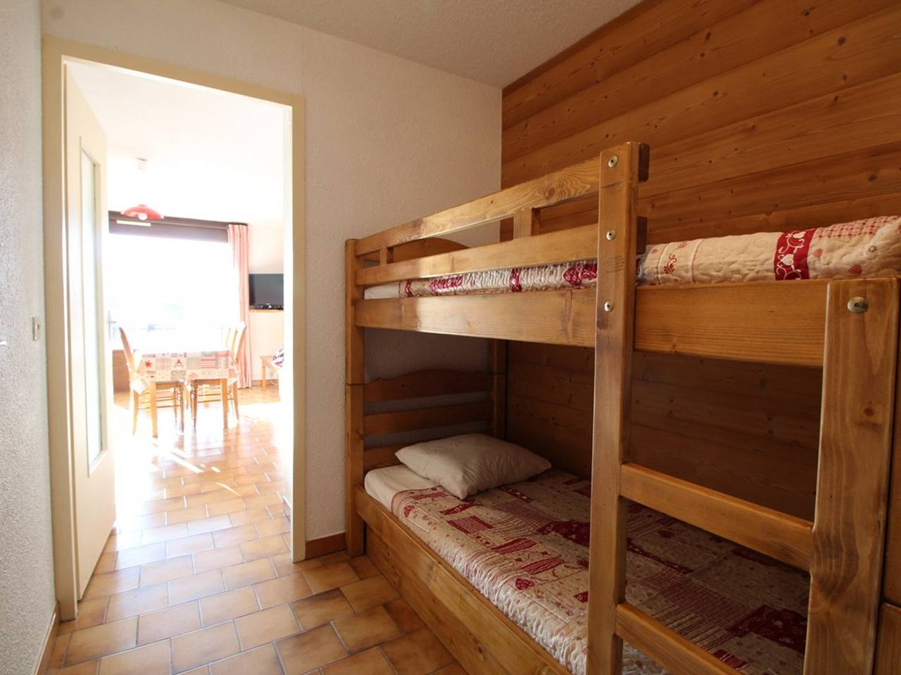 Entire studio, Spacious studio 4 pers with garage and dishwasher in Les Carroz in Les Carroz, Arâches-la-Frasse
