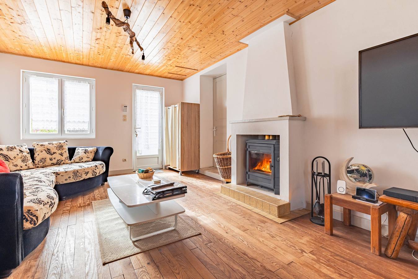 Holiday Home 'La Menou' with Private Terrace, Private Garden and Wi-Fi in Saint-Pierre-d'Oléron, Côte de Beauté