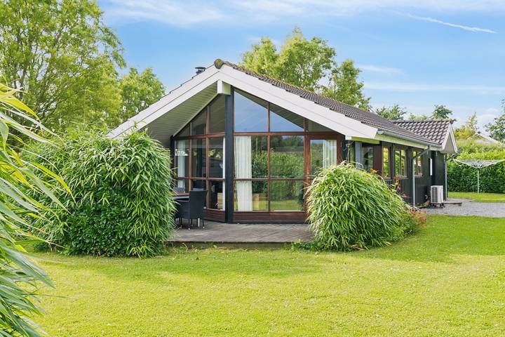 Ferienhaus für 8 Personen, mit Terrasse und Garten in Sydals