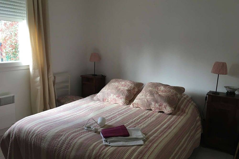 Sanguinet- Charming comfortable semi-detached house, sleeps 6 in Sanguinet, Côte d’Argent