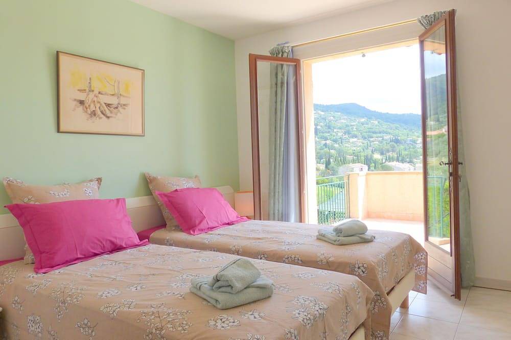Provencal villa with pool, exceptional view in Seillans, Region de Draguignan