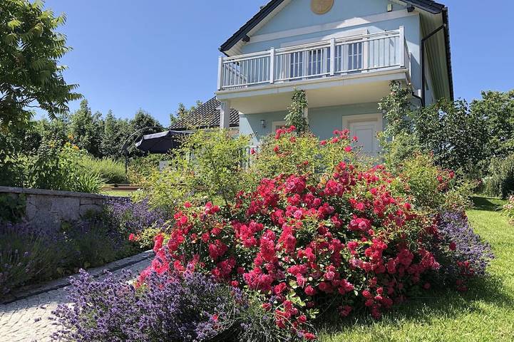 Villa for 6 people, with balcony and garden as well as hot tub in Poland