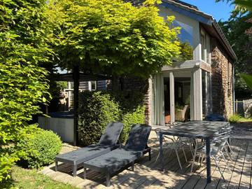 Gîte pour 8 personnes, avec jacuzzi et terrasse ainsi que jardin et sauna, animaux acceptés dans Ovifat