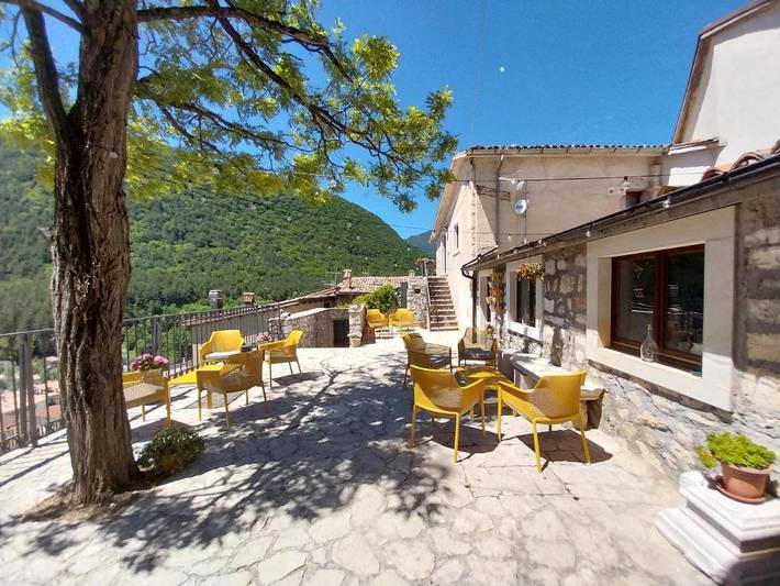 Location de vacances pour 2 personnes, avec vue ainsi que terrasse et vue sur le lac à Villetta Barrea - 4