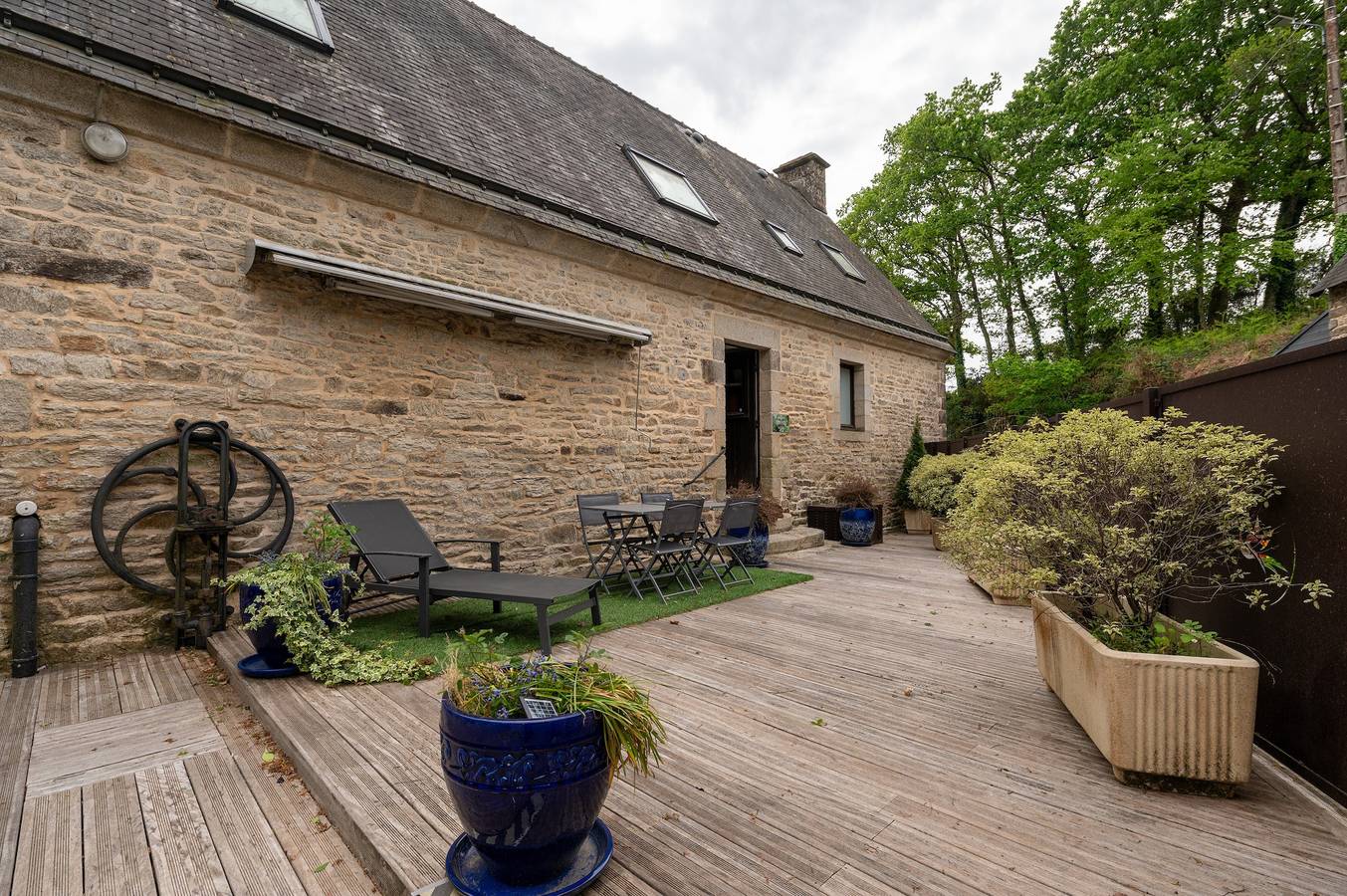 Chambre d’hôtes « Chambre Romantique » avec piscine, terrasse partagées et Wi-Fi in Saint-Avé, Parc naturel régional du Golfe du Morbihan