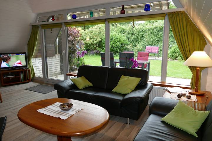 Ferienhaus für 4 Personen, mit Garten und Terrasse in Bünsdorf - 2