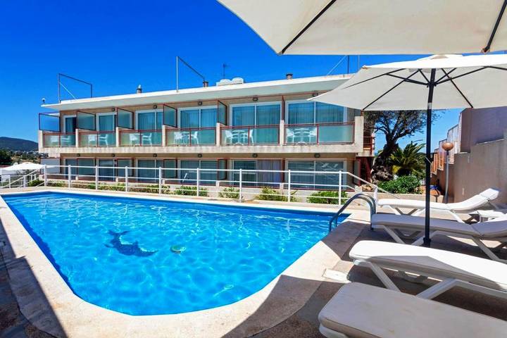 Hotel para 2 personas, con piscina además de vistas y terraza - 1