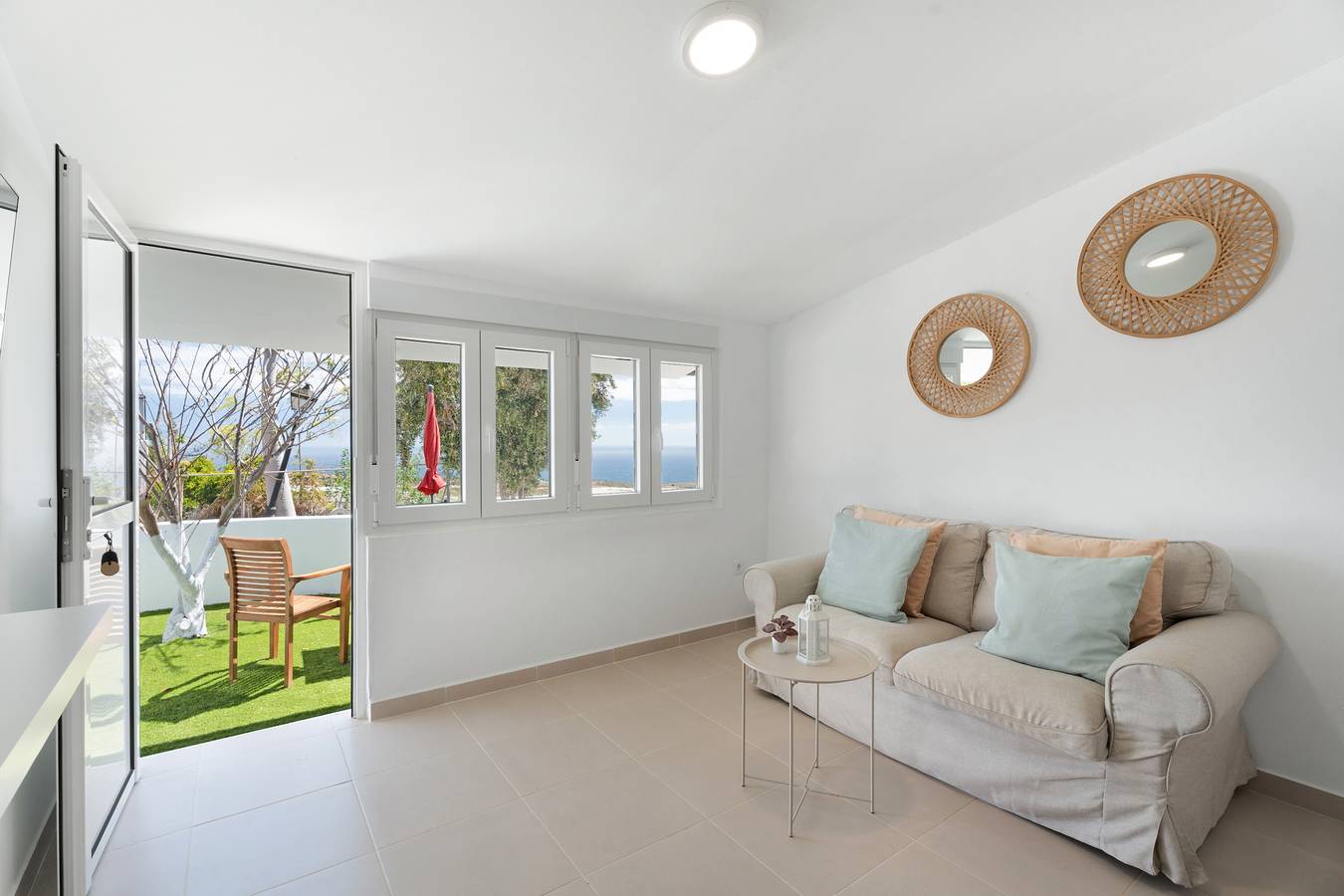 Apartamento entero, Vacaciones 'Beautiful Sea View and Pool Finca 4' con piscina compartida, terraza privada y Wi-Fi in Adeje, Tenerife Sur