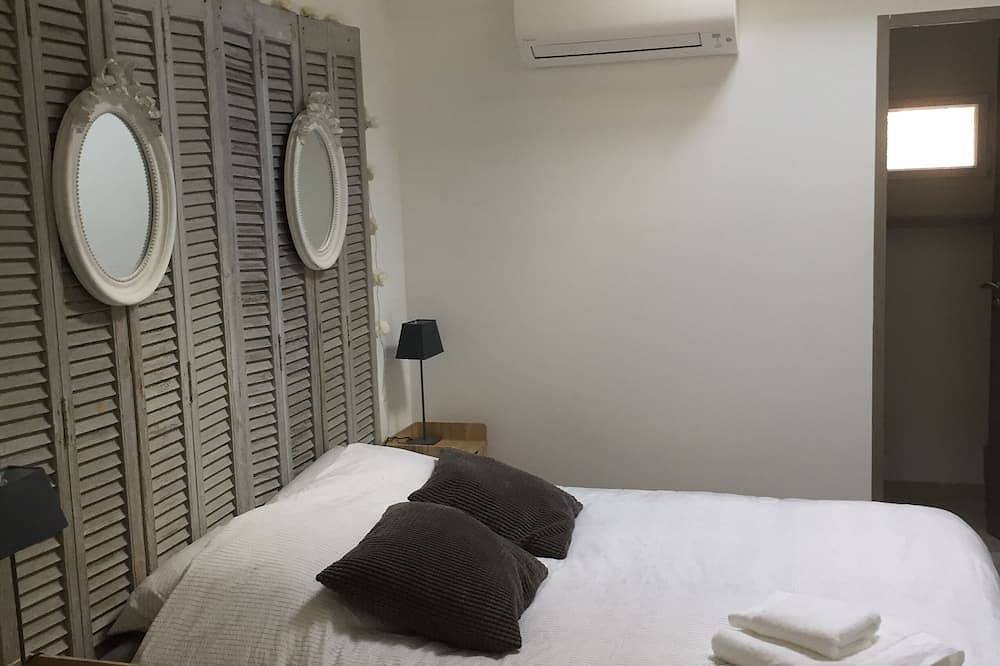 \"Suite 118\" Atypische Wohnung mit Terrasse und Spa in Lourmarin, Regionaler Naturpark Luberon