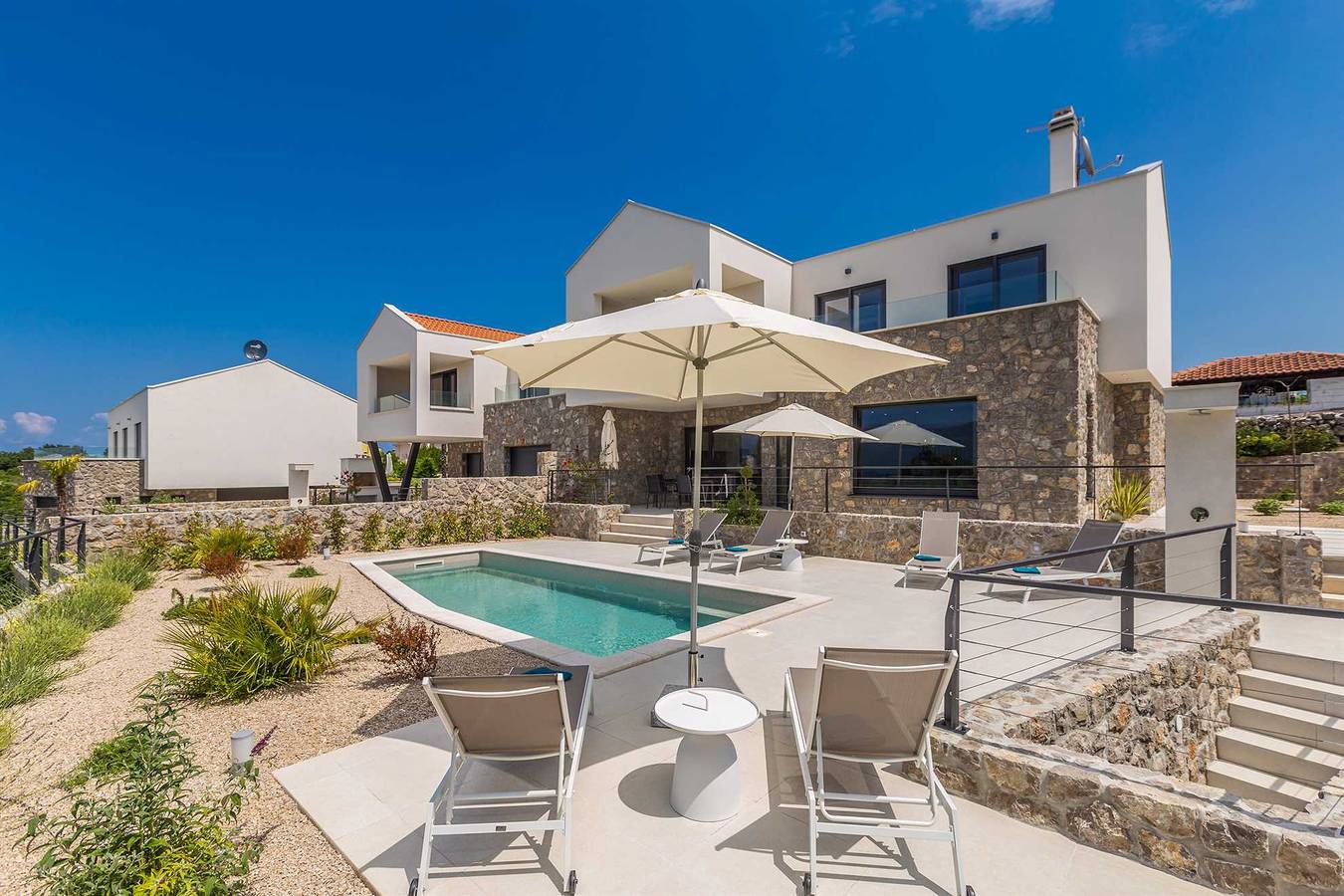 Villa Verena mit beheiztem Pool in Krk Stadt, Krk