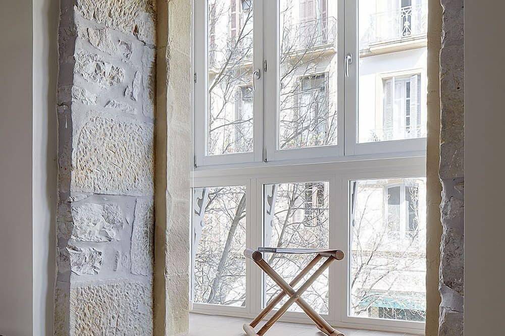 Entire apartment, Oiasso by Feelfree Rentals in Playa de la Concha, San Sebastian