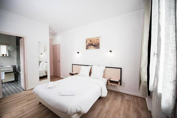 Hôtel pour 2 personnes, avec terrasse à Entraygues-sur-Truyère - 2