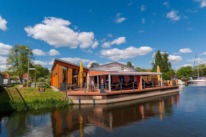 Hotel für 2 Personen, mit Terrasse in Neukalen