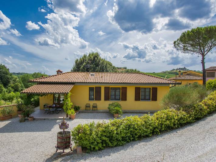 Casa de vacaciones para 6 personas, con vistas además de jardín y terraza - 1