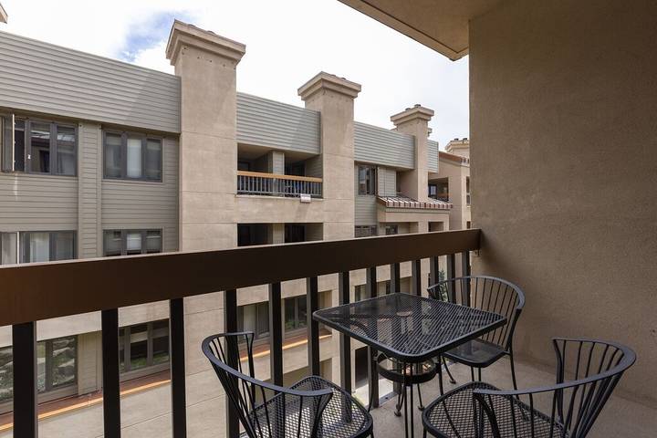 Vacation rental for 6 people, with pool and balcony as well as hot tub in Purgatory