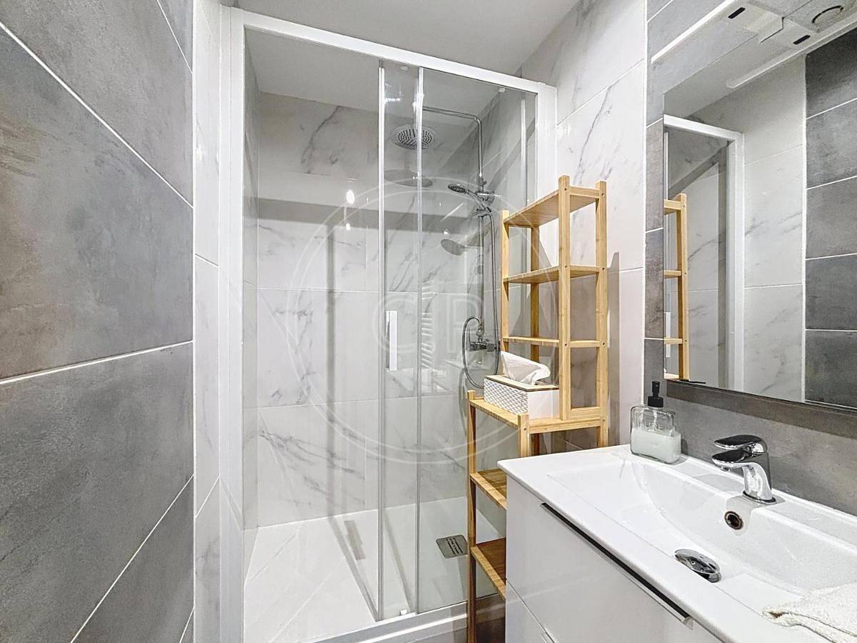 Appartement entier, One-Bedroom Apartment in La Ciotat, Région de Marseille