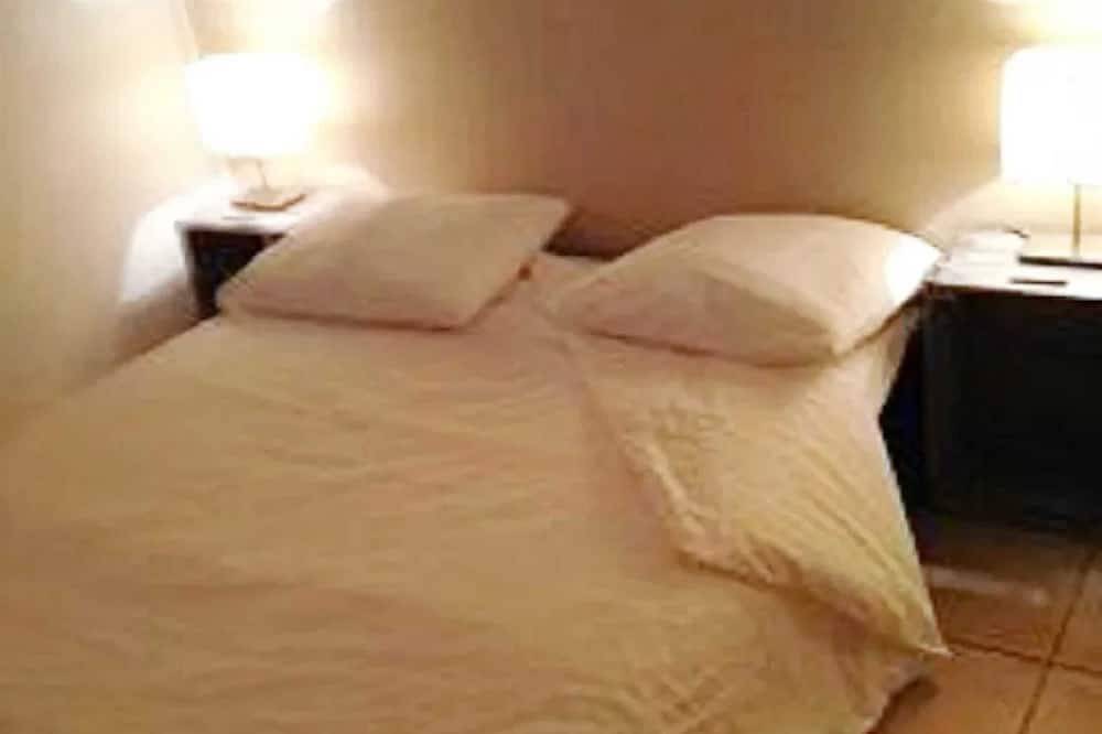 Homerez - Luxuriöses Haus Louargat, umzäunter Garten in Louargat, Guingamp Region