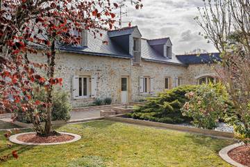 Glamping for 14 People in Huillé, Pays de la Loire, Photo 1
