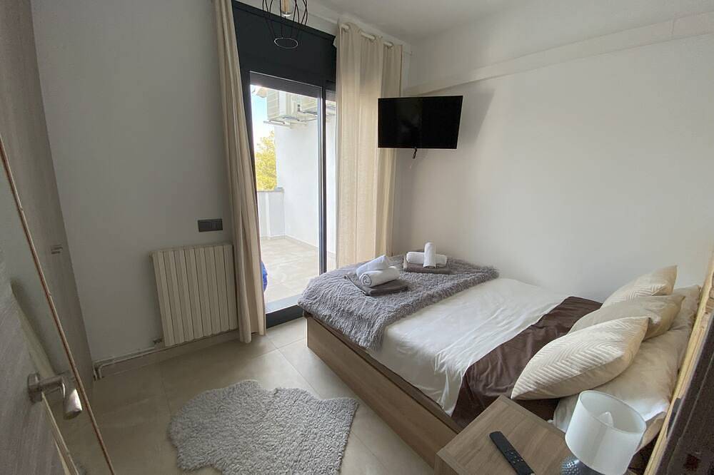 Villa Avril for families and groups near Sitges - 7 Bedrooms - Xxl private pool in Olivella, Garraf