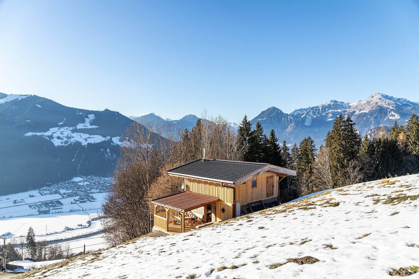 Ferienhaus 'Haus Glückswiese' mit Blick ins Zillertal mit privater Terrasse in Bruck am Ziller, Kitzbüheler Alpen