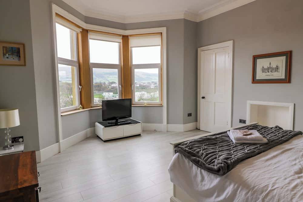 Ailsa View, pet friendly, country holiday cottage in Girvan in Girvan (Ayrshire), Ayrshire