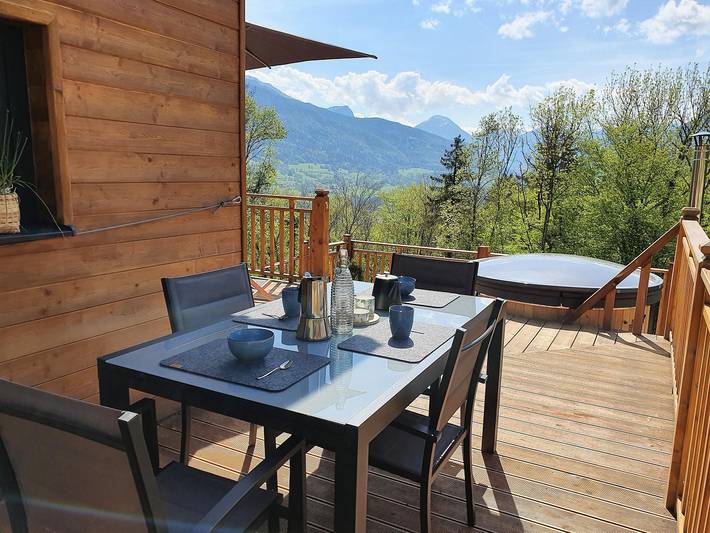 Gîte pour 4 personnes, avec Jacuzzi et Terrasse à Arith