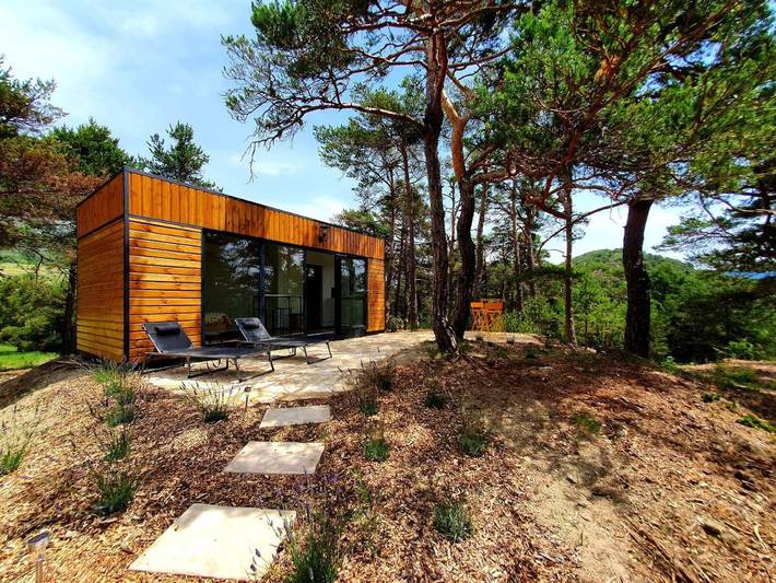 Gîte pour 2 personnes, avec vue ainsi que terrasse et jardin à Bargème
