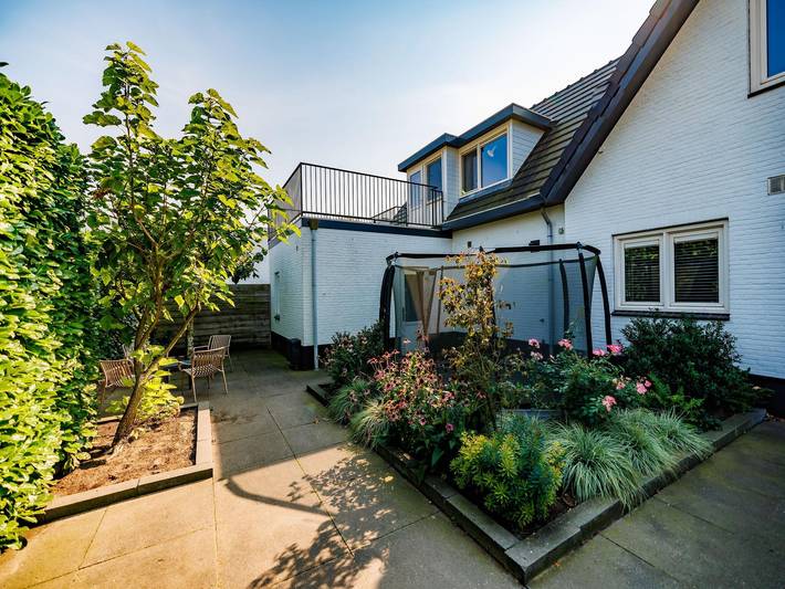 Ferienhaus für 18 Personen, mit Garten und Sauna sowie Terrasse und Pool - 1