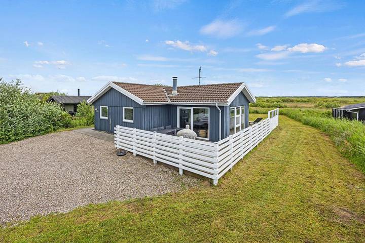 Villa for 6 personer, med Balkon/Terrasse og Have samt Sauna i Lakolk