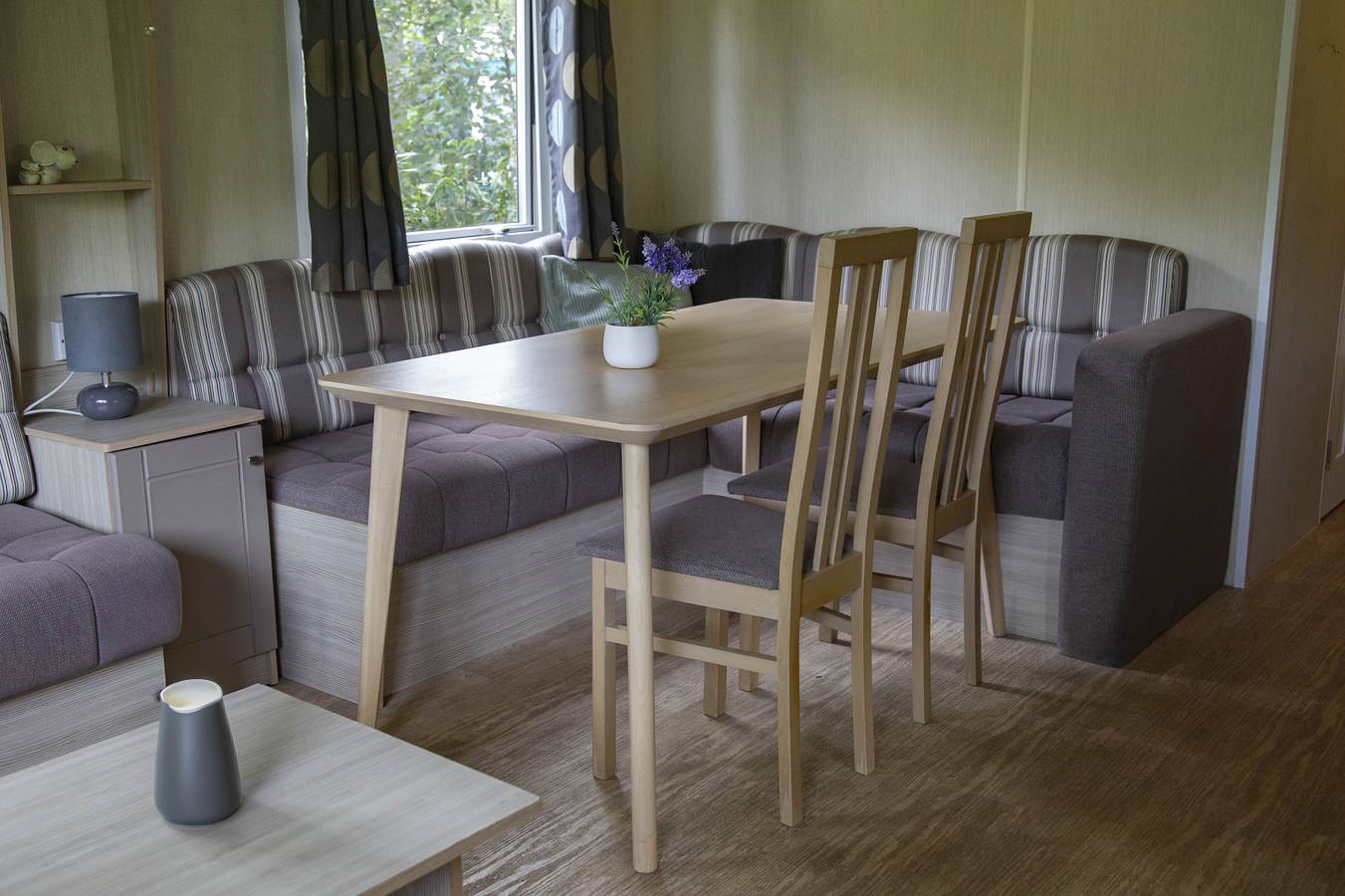 Schönes 6-Personen-Chalet mit Veranda auf dem Campingplatz in Wateren, Drenthe in Wateren, Regio Zwolle