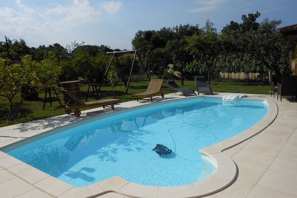 Appartement entier, Appartement 1er étage dans villa avec piscine privée et jardin in Morta, Prunelli-di-Fiumorbo