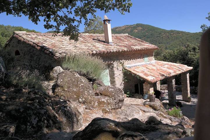 Cottage für 4 Personen, mit Terrasse und Garten in Gard