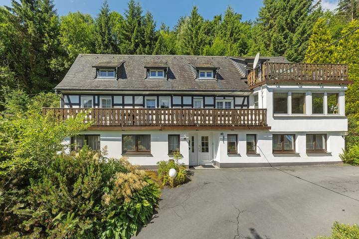 Ferienwohnung für 4 Personen, mit Balkon und Garten im Sauerland