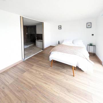 Location de vacances pour 6 personnes, avec jacuzzi et piscine ainsi que jardin et terrasse à Panazol