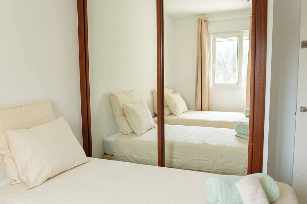 Luxury house with Swimming Pool, Garage and Wifi in Playa de Los Lances, Tarifa