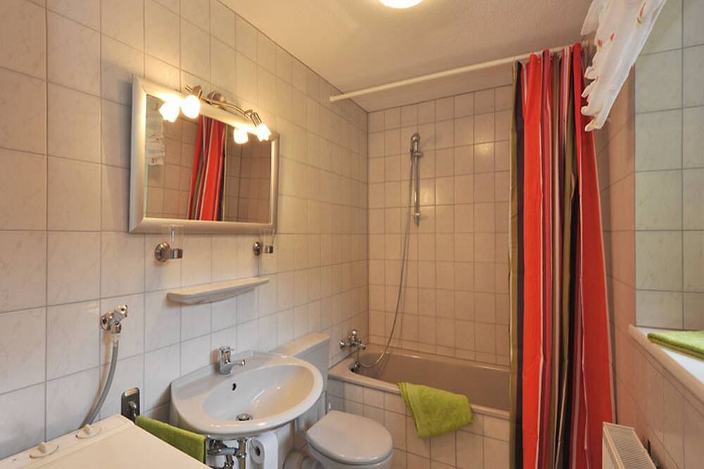 Ferienhaus 'Am Kropbach' mit Bergblick, privater Terrasse und Wlan in Grunern, Staufen im Breisgau