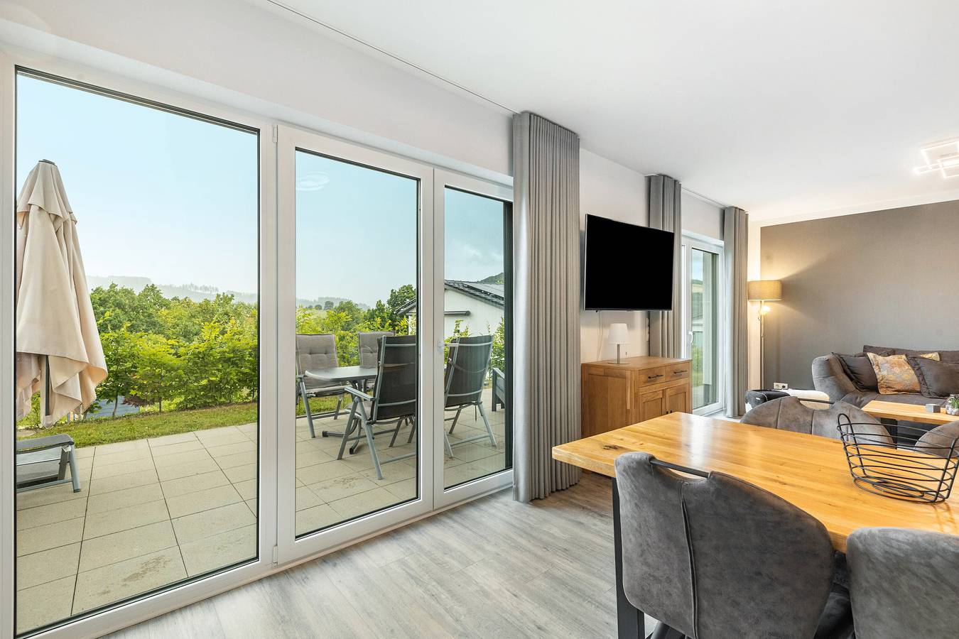 Ferienhaus 'Diemelblick' mit Seeblick, privater Terrasse und Wi-Fi in Diemelsee, die Mittelgebirge