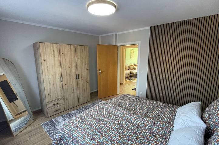 Ganze Wohnung, Charmante Unterkunft im Herzen von Radebeul mit kostenfreien Parkplatz in Radebeul, Meißen Region