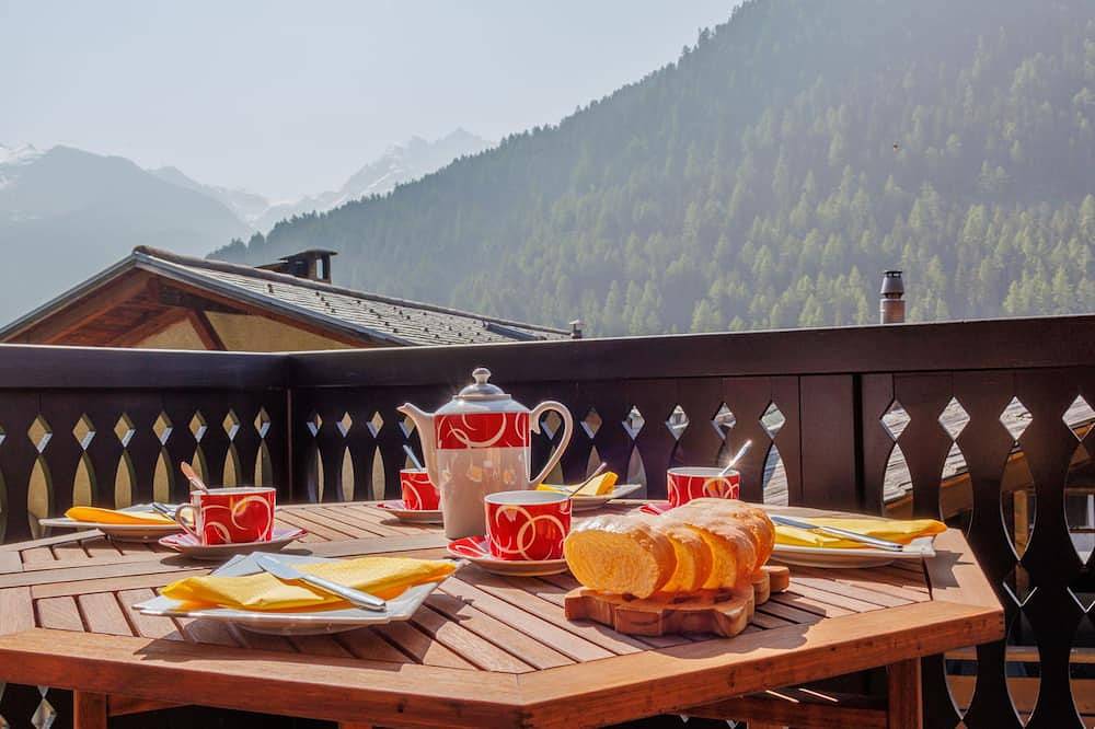 Chalet A Coeur by Interhome in Grimentz, Anniviers