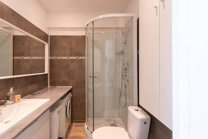 Gîte pour 2 personnes, avec vue et balcon dans Plage Fabron Bambou Nice - 4