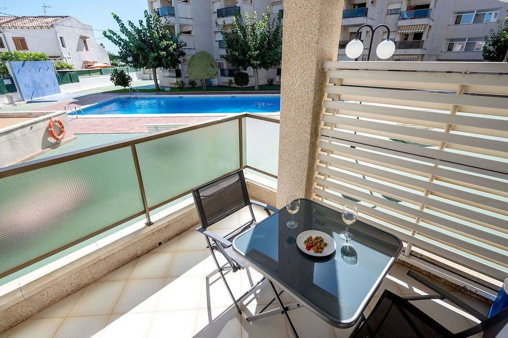Entire apartment, Beautiful apartment for 4 guests with A\/C, Wifi, pool, Tv, terrace and pets allowed in Torredembarra, Costa Dorada