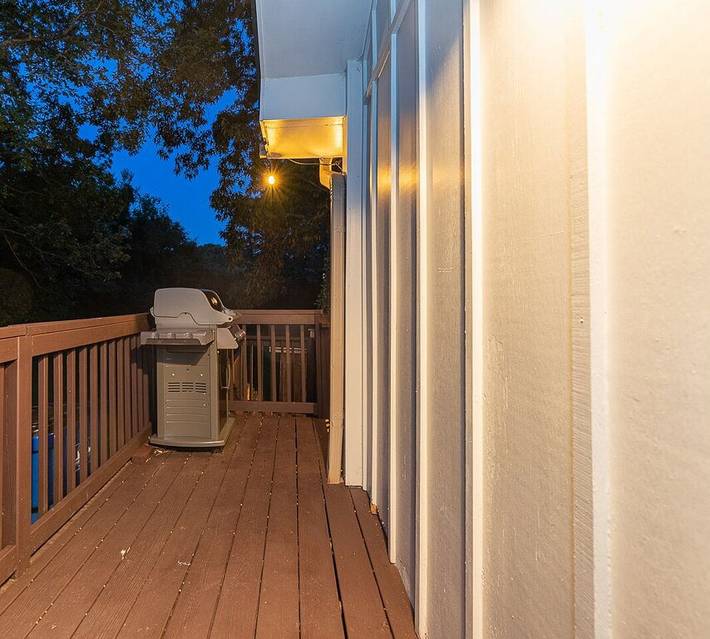 Vacation rental for 4 people, with yard in Raleigh