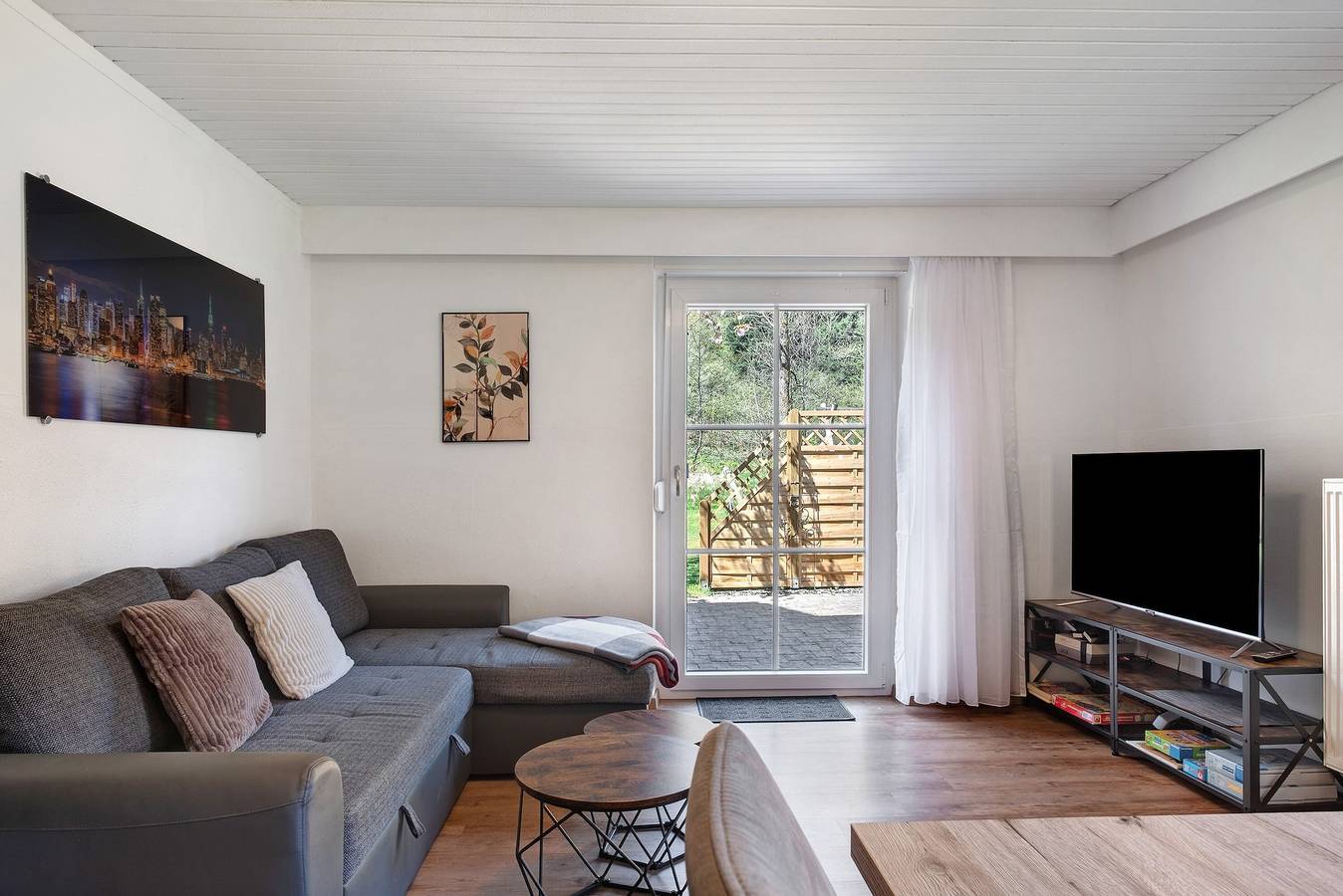 Apartamento entero, Apartamento 'Idyllische Am Waldesrand' con terraza privada, jardín compartido y Wi-Fi in Alpirsbach, Selva Negra Central