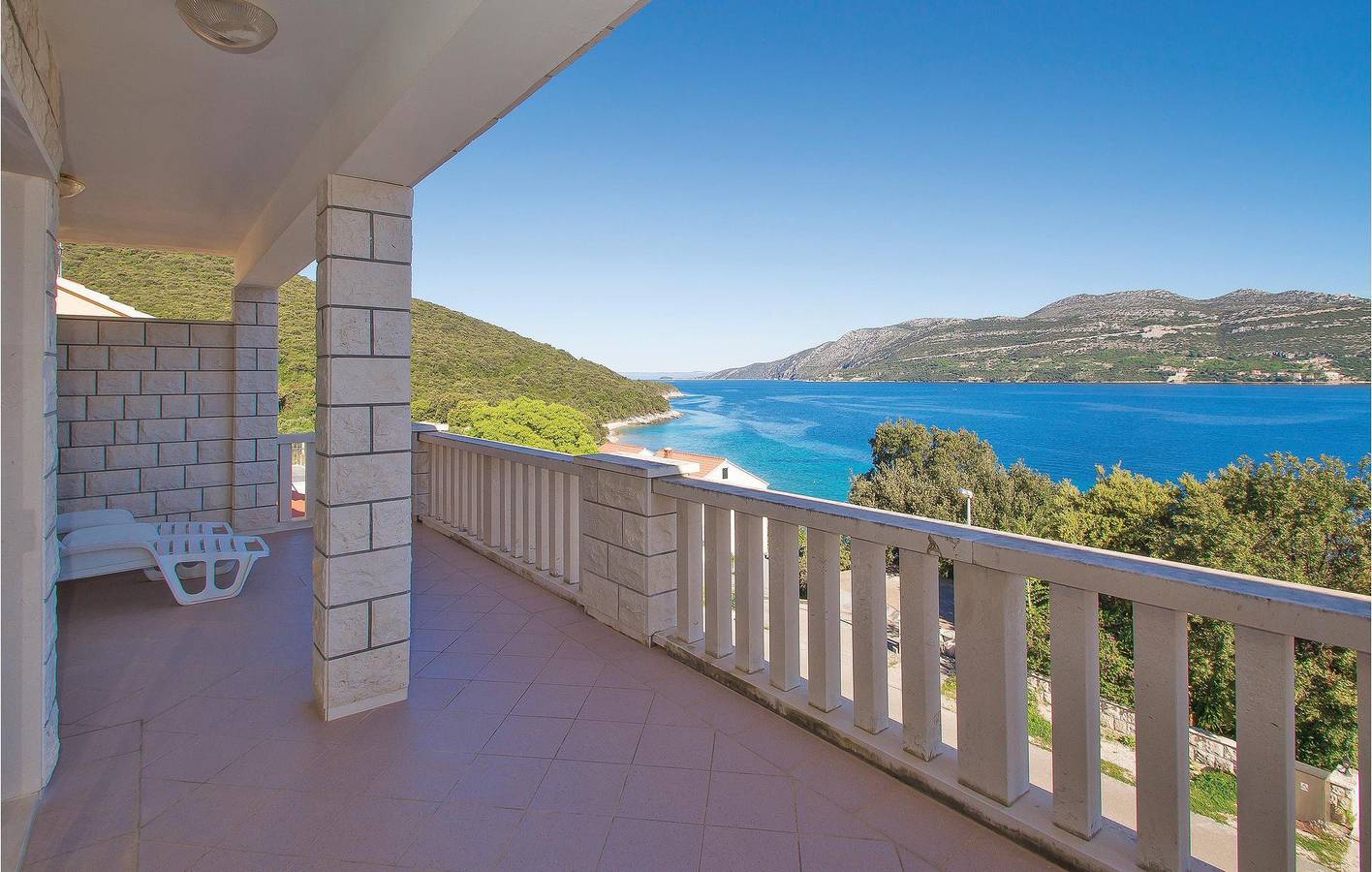 Ganze Ferienwohnung, Gemütliche 1-Zimmer-Wohnung in der Nähe des Strandes Tri žala mit Parkplatz und Terrasse in Zrnovska Banja, Korcula