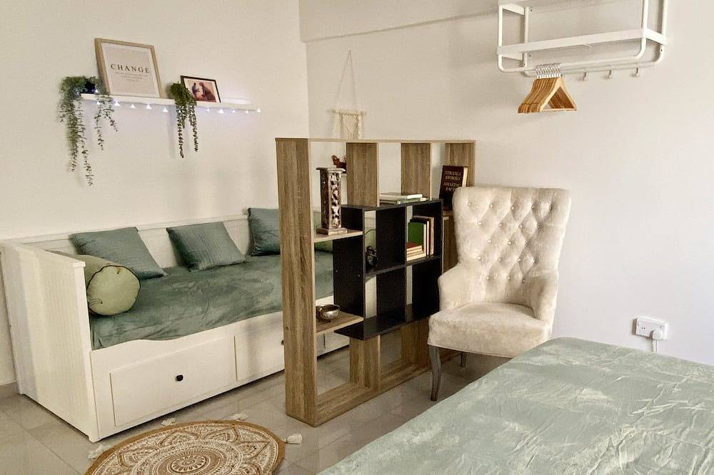 Appartement entier, Fully renovated 2 bedroom flat , ideal for fmailies with  young kids in Engomi, Chypre du Sud
